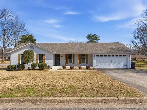 222 Barrett St, Bolivar, TN 38008