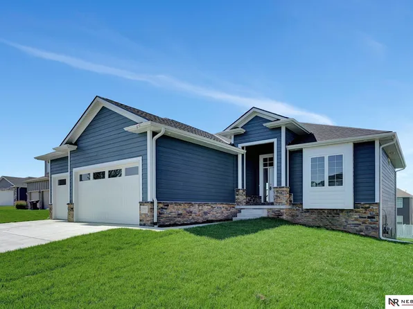 7327 Irene Ct, Lincoln, NE 68516