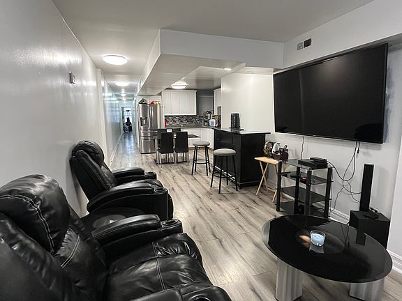 4th image of 510 S Oakley Blvd #1