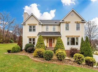701 Russett Meadow Ct, Cranberry Township, PA 16066