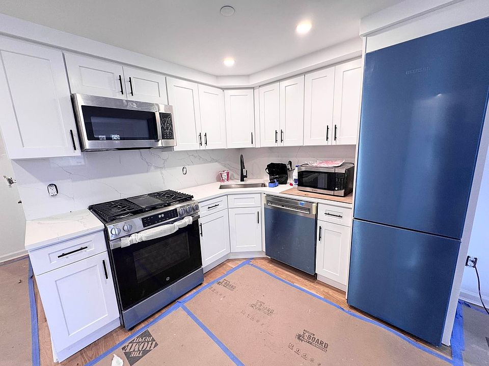 1st image of 28-05 21st Ave #1