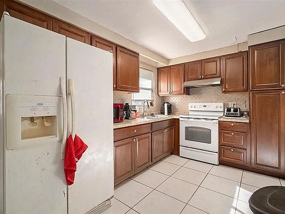 5th image of 3414 W Lemon St