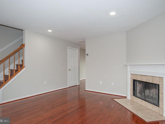 4th image of 6558 Old Carriage Dr