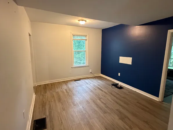 60 Walnut St #2, Putnam, CT 06260