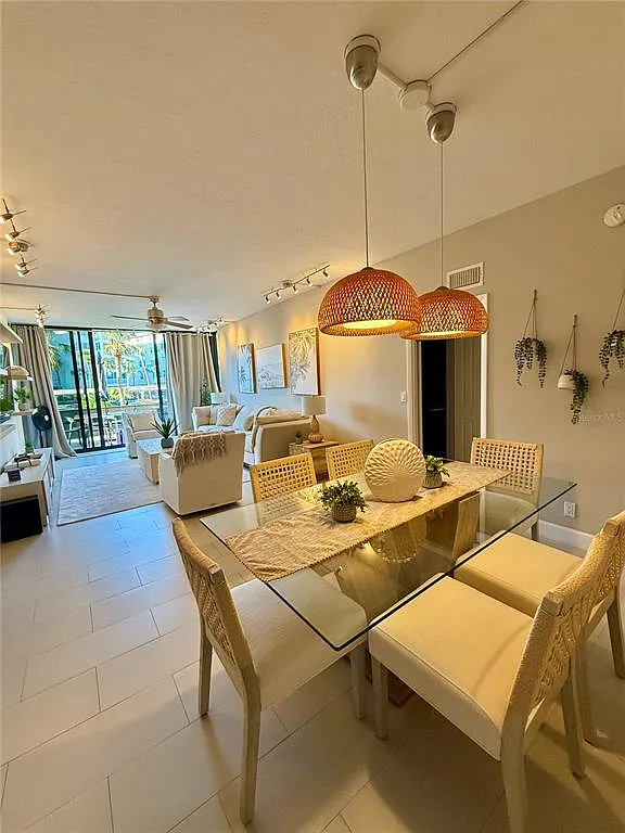 2 bed, 2.0 bath, 1152 sqft, $7,850 — Photo 4