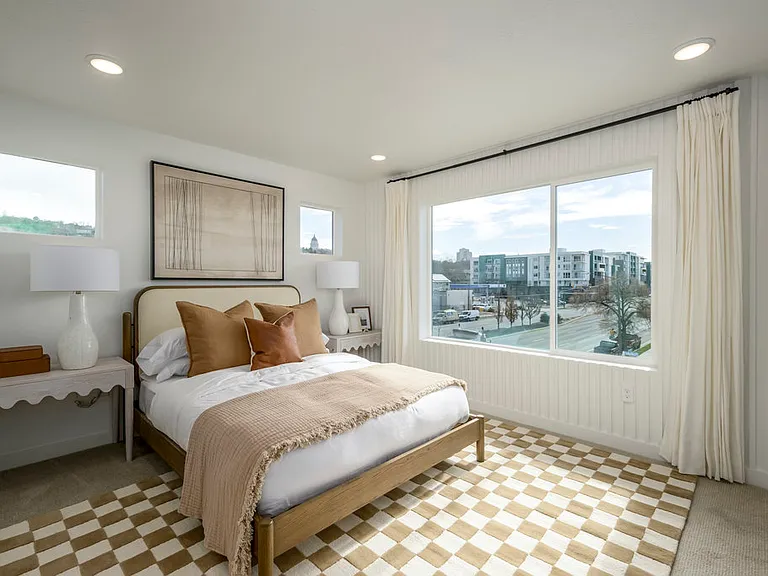 Azure Townhomes Phase I — Photo 17