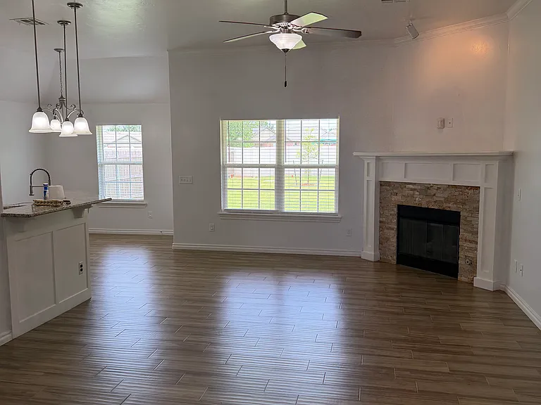 18304 Camborne Ave — Photo 18