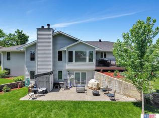 1714 S 14th Circle Dr, Beatrice, NE 68310
