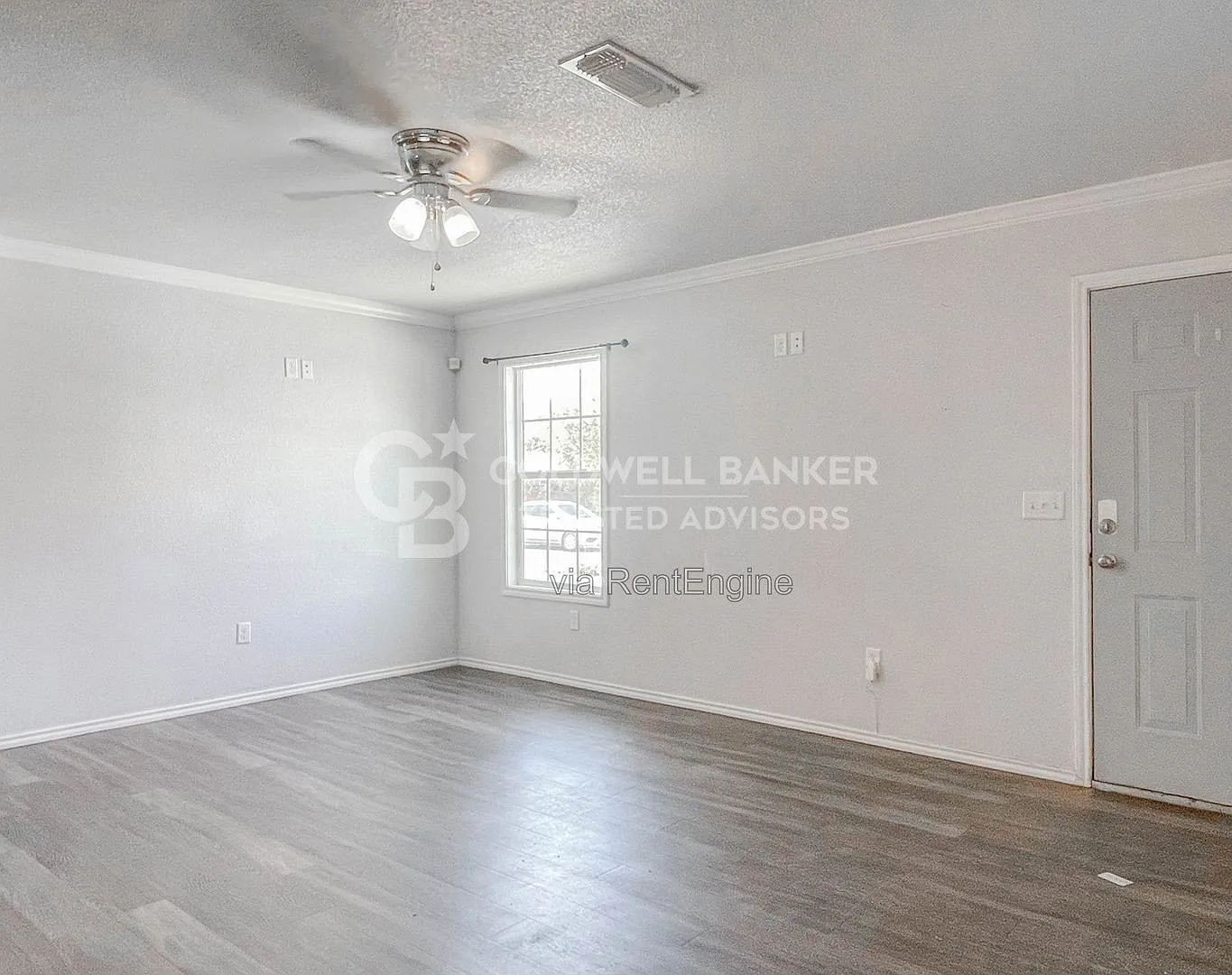 3 bed, 2.0 bath, 1140 sqft, $1,050 — Photo 3