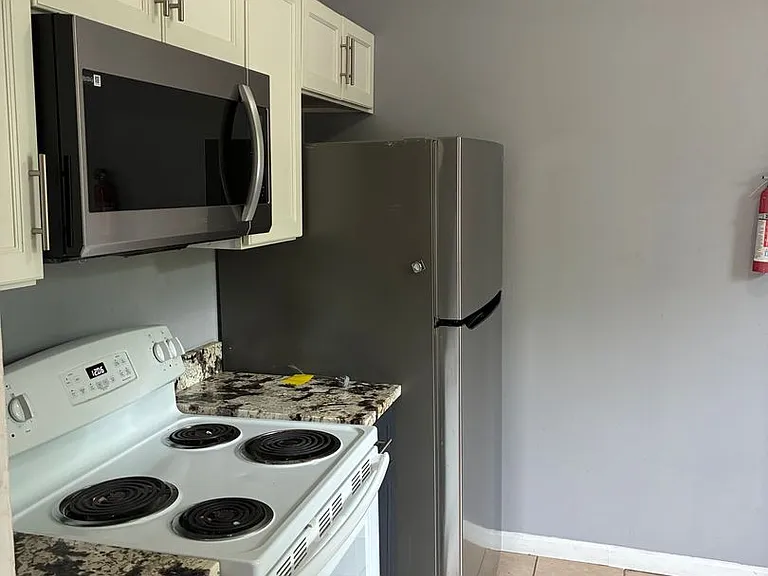 3021 Ashlyn St — Photo 3