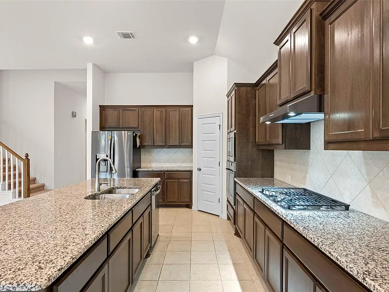 182 Palmillas Dr — Photo 4