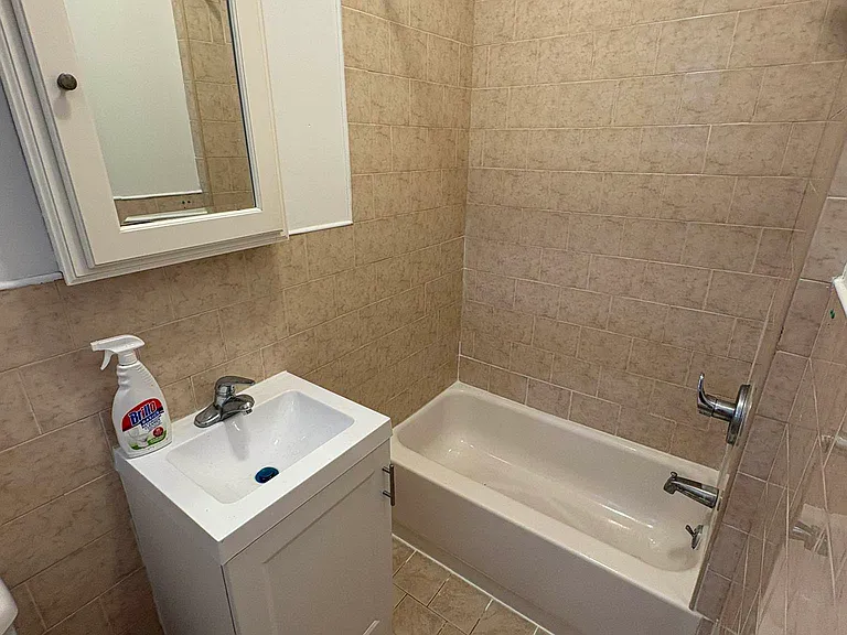 1670 Putnam Ave #3L — Photo 12
