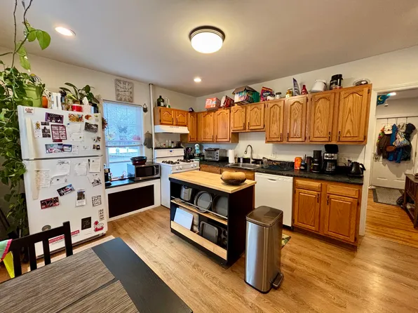 8 Park Street Pl #8, Arlington, MA 02474