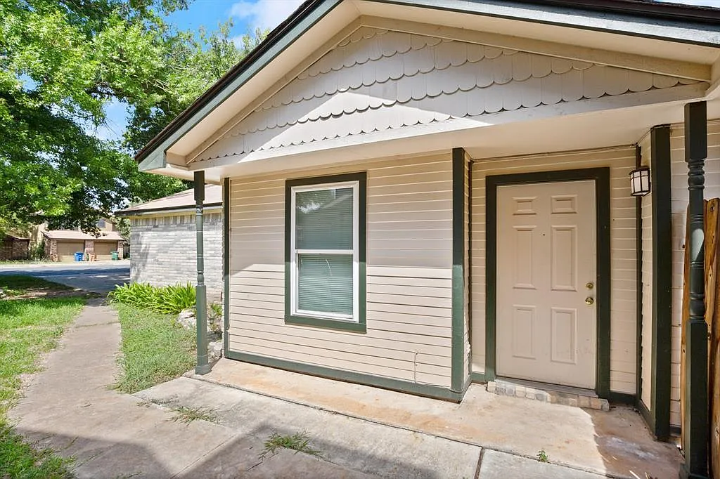 13309 Saddlebrook Trl — Photo 2