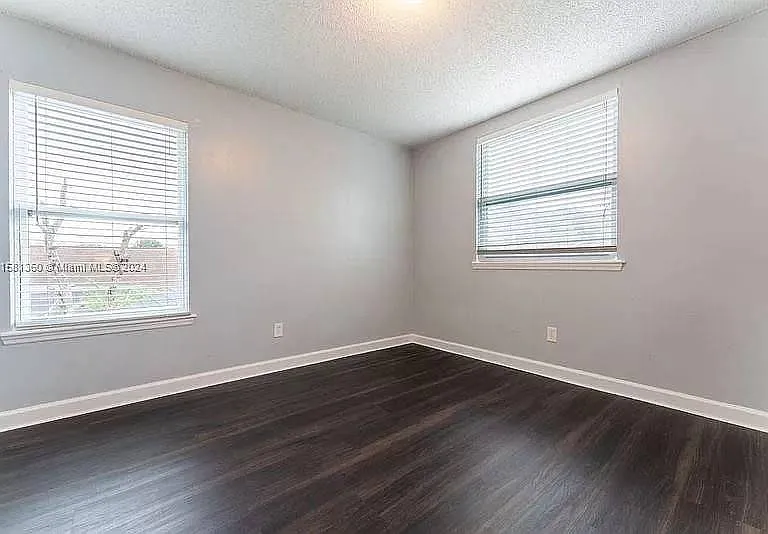 8070 Village Green Rd — Photo 8