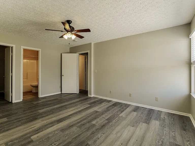 2719 Raphael Dr — Photo 12