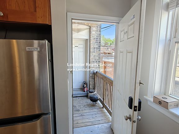 4th image of 3745 W Argyle St APT 1