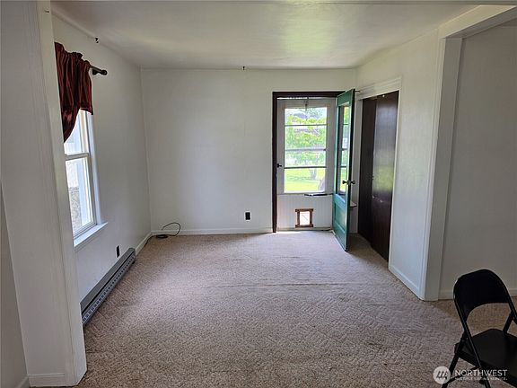 4th image of 130 D Street NE