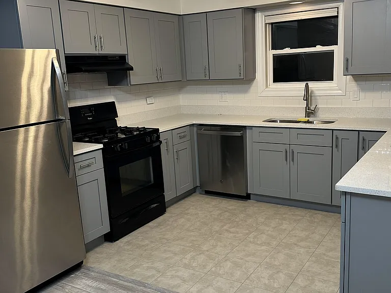 624 Rush St #B — Photo 11
