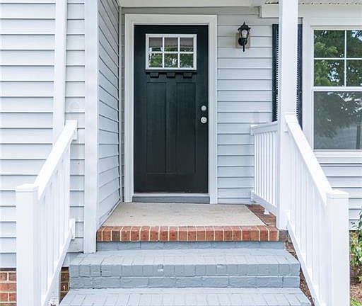 3rd image of 721 N Haven Cir