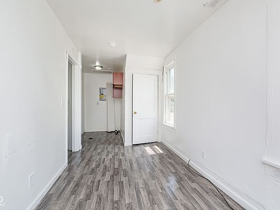 4th image of 2034 Fletcher St