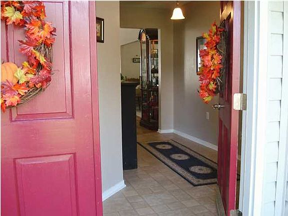 2nd image of 504 Vaughn Dr S