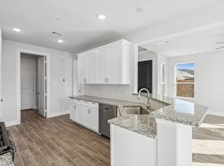 592 Hutchinson Ln, Lewisville, TX 75077