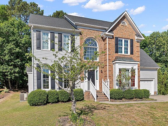 3rd image of 3528 Dewing Dr