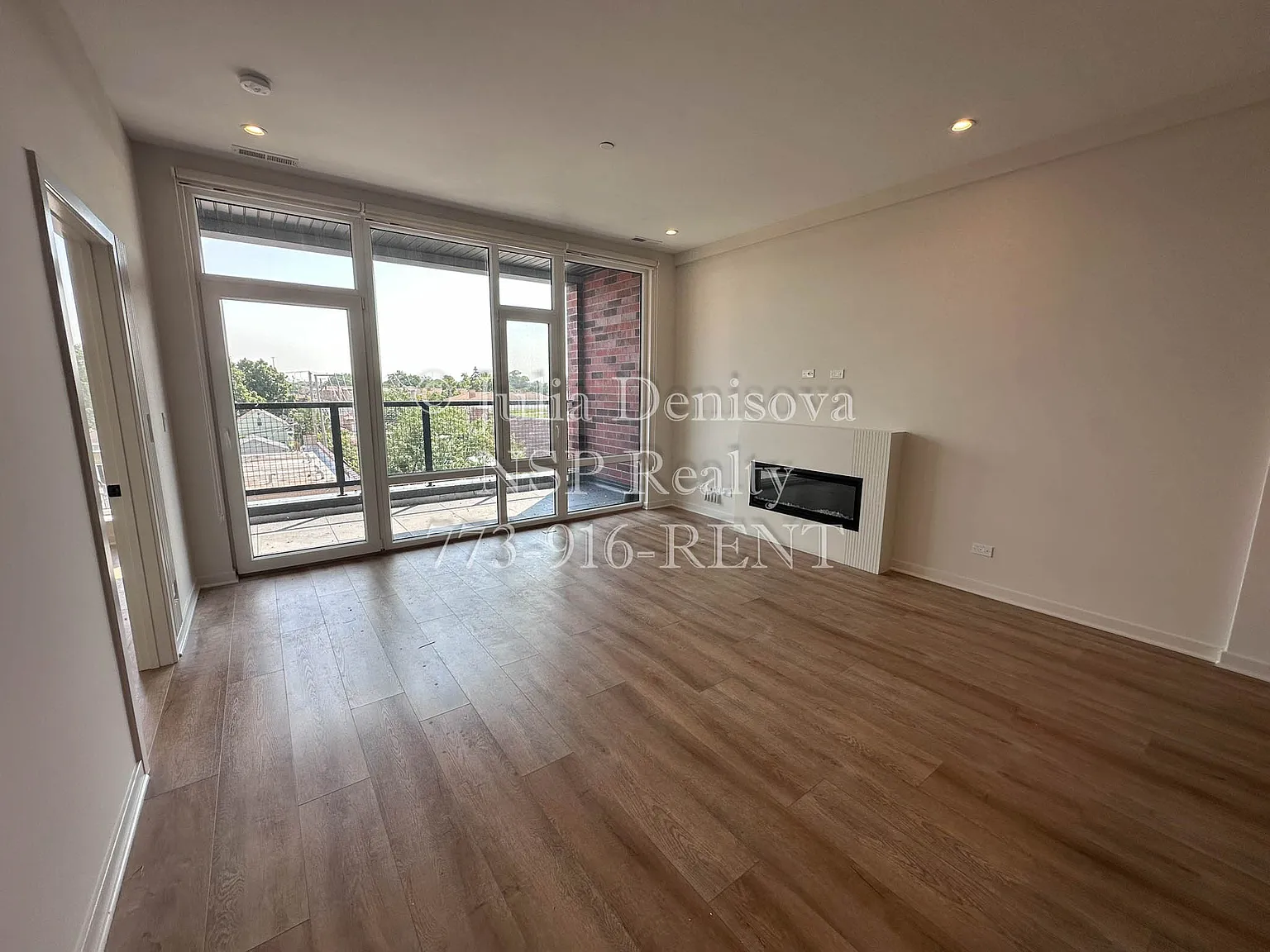 1 bed, 1.5 bath, 850 sqft, $2,450 — Photo 2