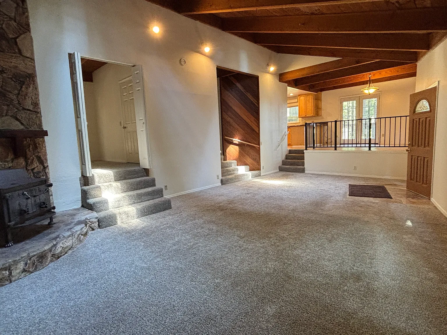 3 bed, 1.5 bath, $2,400 — Photo 4