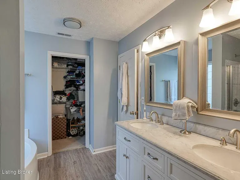 10713 Elkington Ln — Photo 12