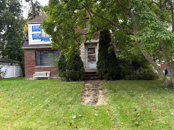 9303 Champlain Ave, Niagara Falls, NY 14304
