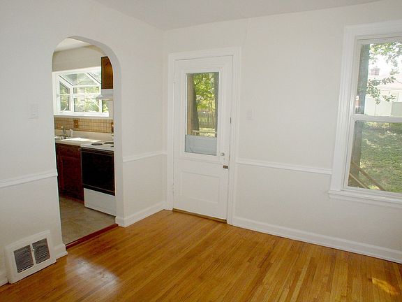 5th image of 616 Woodard Dr