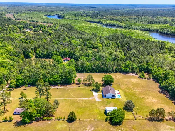 6299 Strickland Rd, Ebro, FL 32437