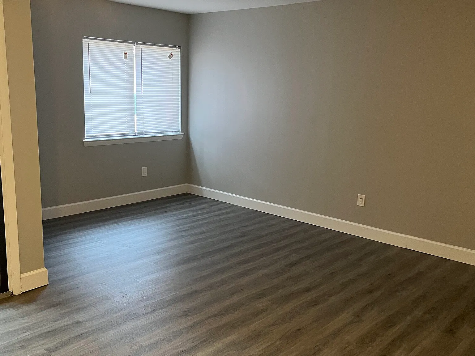 Meadowview Court Apartments — Photo 3