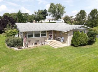 102 Devon Rd, Staunton, VA 24401