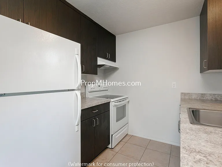 15535 NE Glisan St #1 — Photo 6