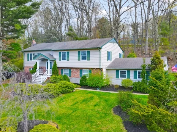 28 Bisset Dr, West Milford Twp., NJ 07480