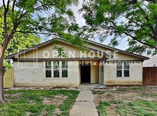 1705 Hartford Dr, Carrollton, TX 75007