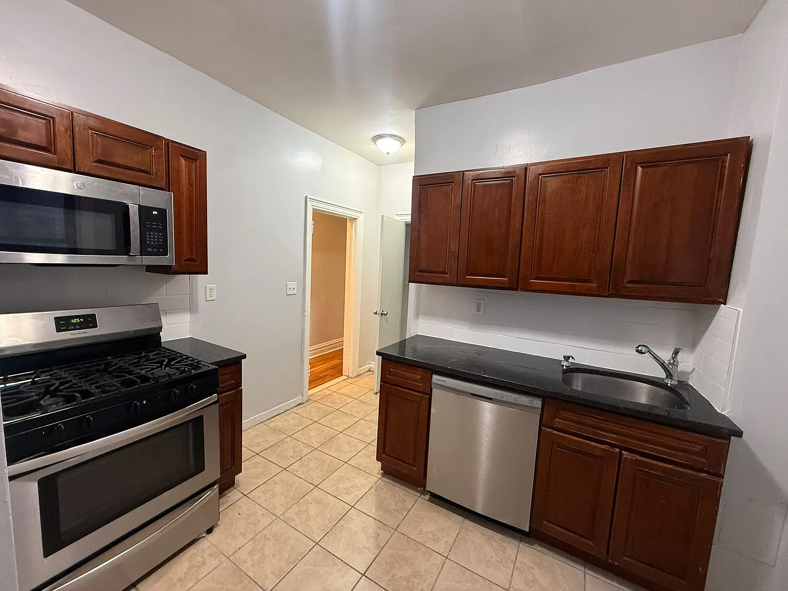 318 Fairmount Ave — Photo 1