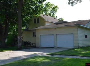 582 1st Ave SE, Wells, MN 56097