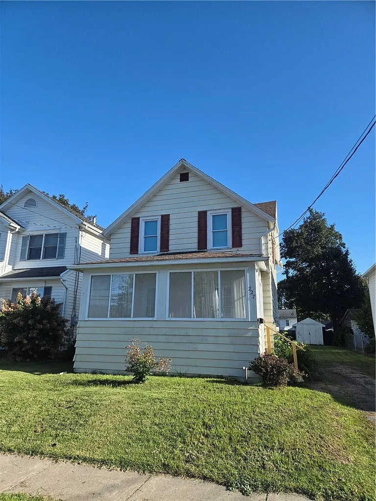 2 bed, 1.0 bath, 840 sqft, $2,000 — Photo 1