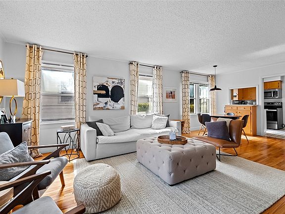 5th image of 421 E Prospect St