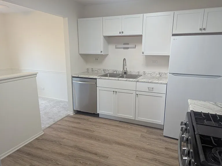 600 Eastview Ct #X1 — Photo 10