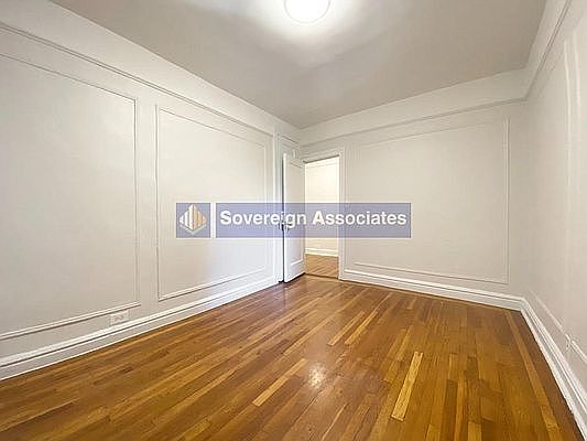4th image of 105 Pinehurst Ave #51A