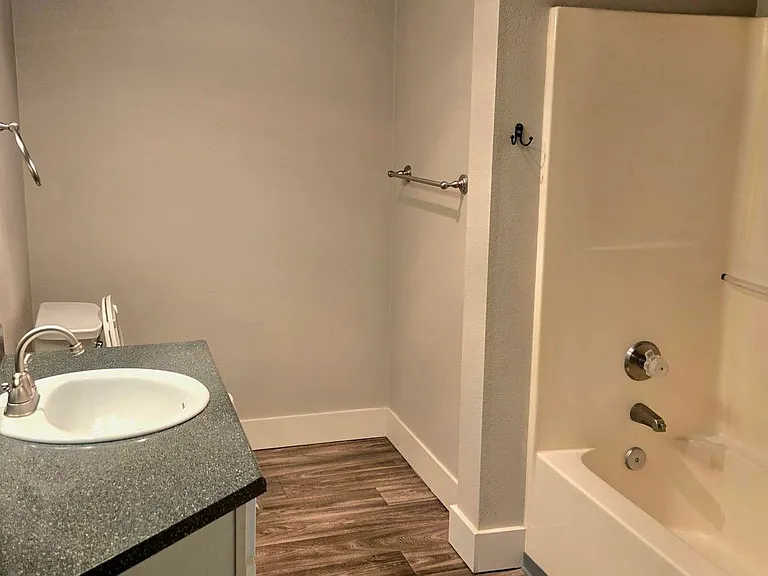 215 23rd Ave SW — Photo 79