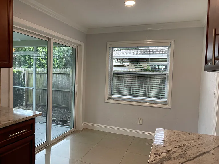 1395 Ambassador Dr — Photo 15