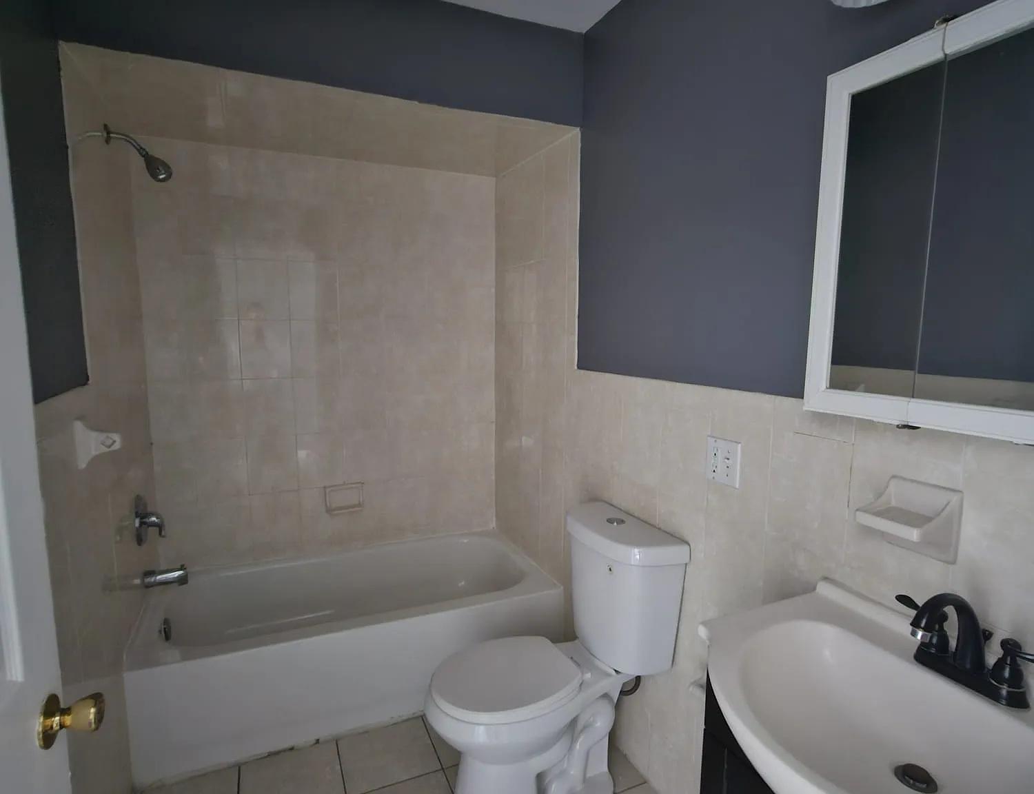 3 bed, $2,695 — Photo 2