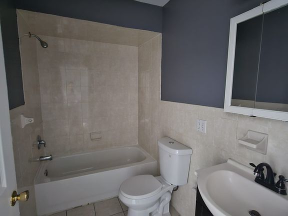 2nd image of 270 S 7th St Floor 3