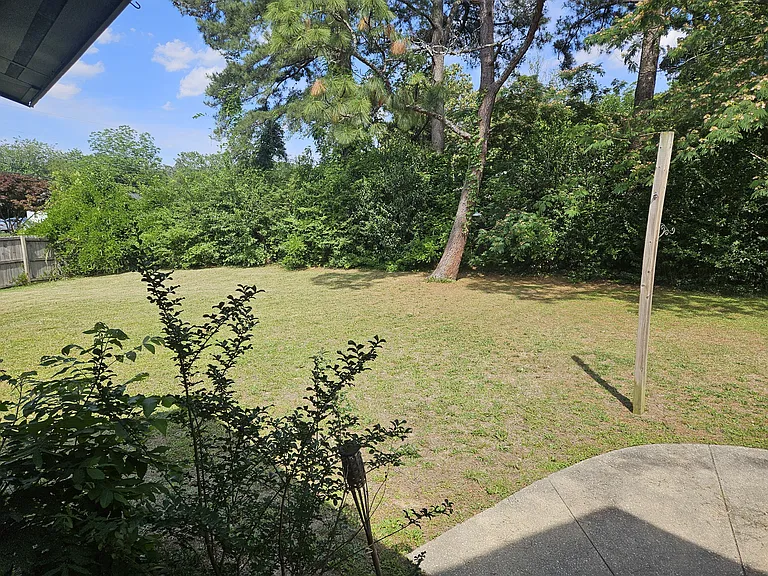 619 Berwick Dr — Photo 19
